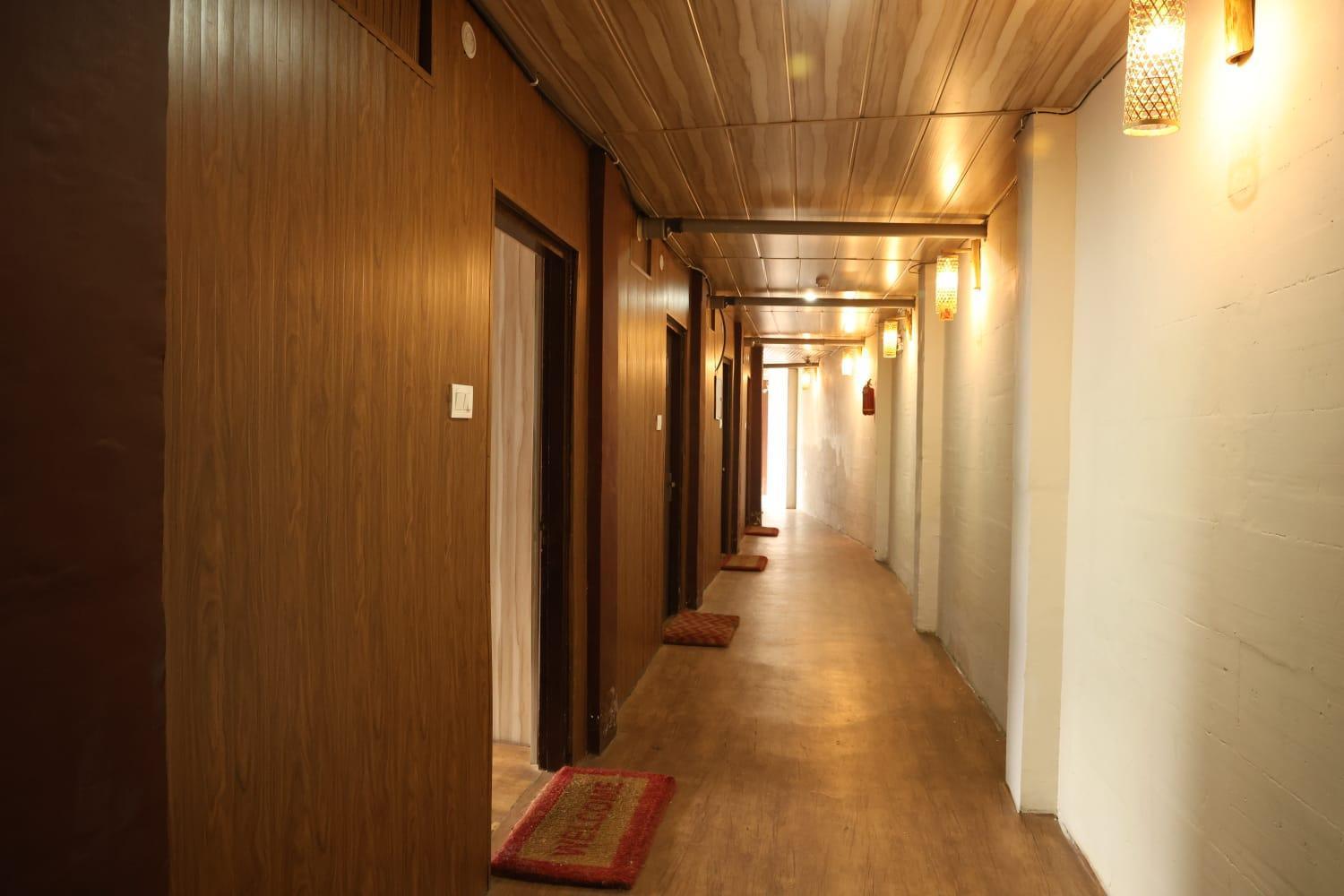 Sleeping Beauty Hotel Moutain View Property Joshīmath Buitenkant foto