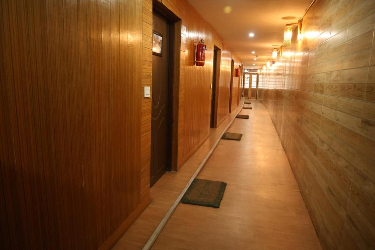 Sleeping Beauty Hotel Moutain View Property Joshīmath Buitenkant foto