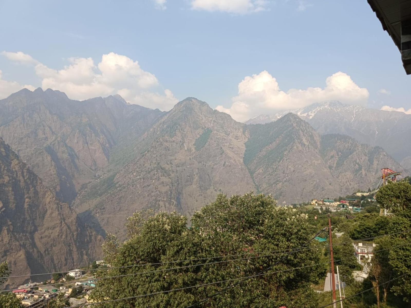 Sleeping Beauty Hotel Moutain View Property Joshīmath Buitenkant foto