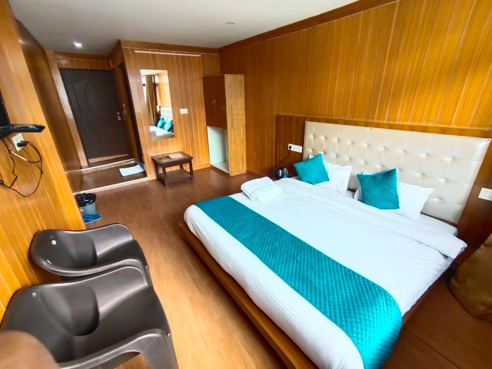 Sleeping Beauty Hotel Moutain View Property Joshīmath Buitenkant foto