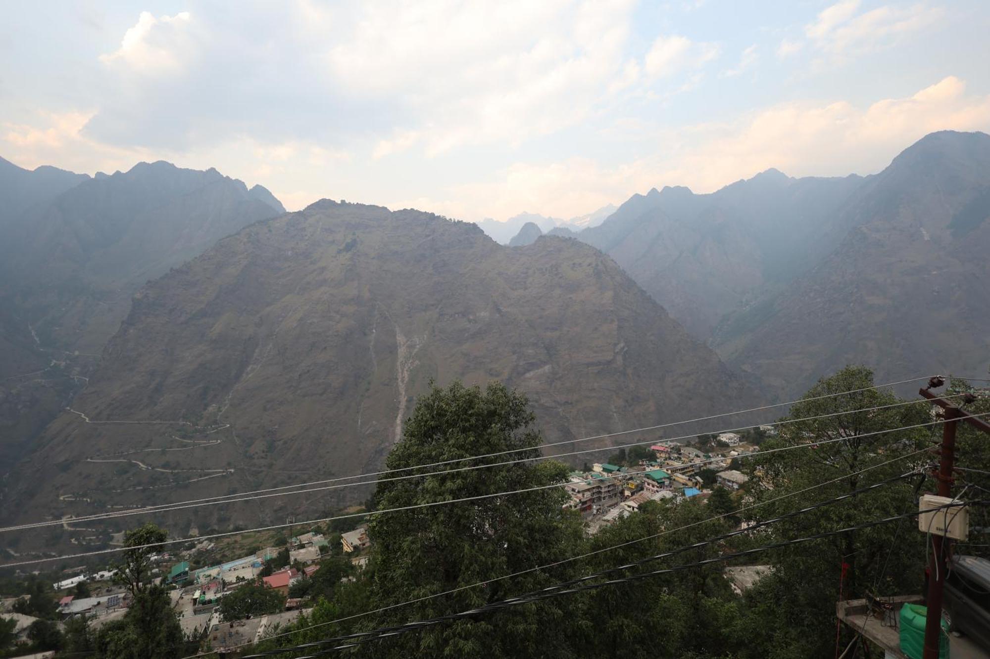 Sleeping Beauty Hotel Moutain View Property Joshīmath Buitenkant foto