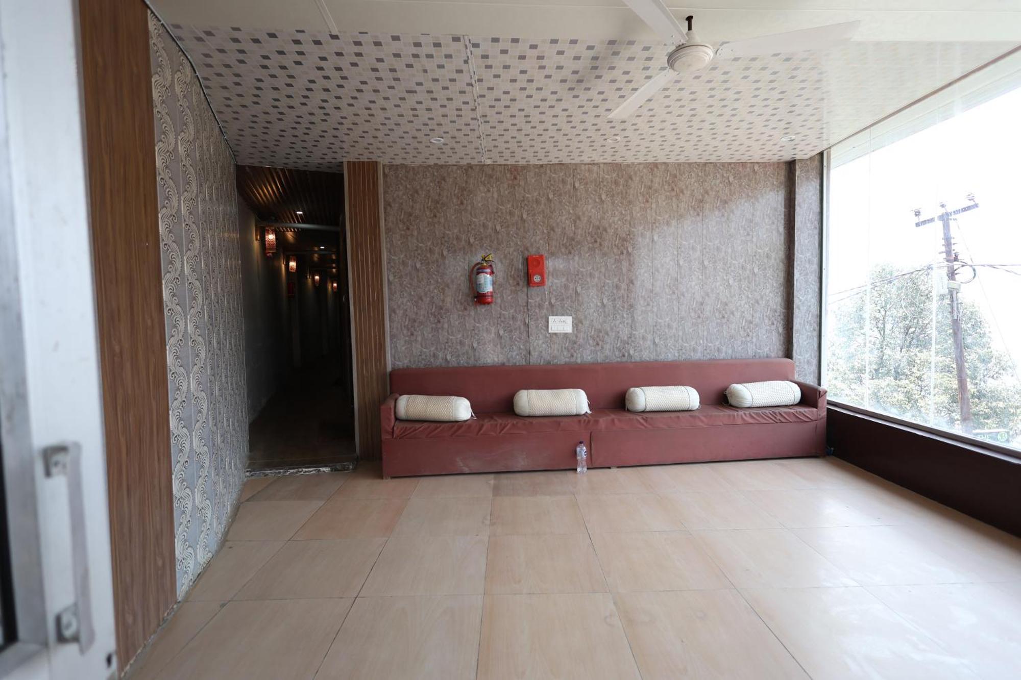 Sleeping Beauty Hotel Moutain View Property Joshīmath Buitenkant foto