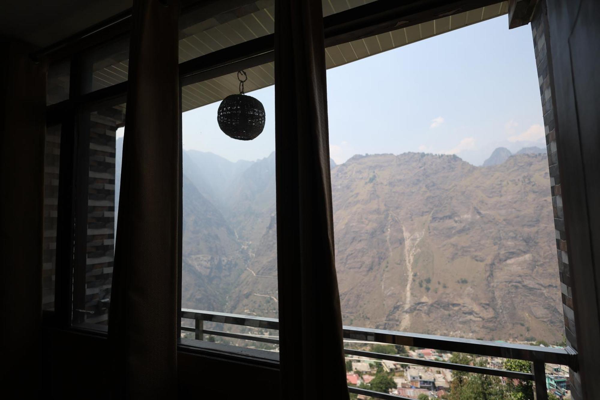 Sleeping Beauty Hotel Moutain View Property Joshīmath Buitenkant foto